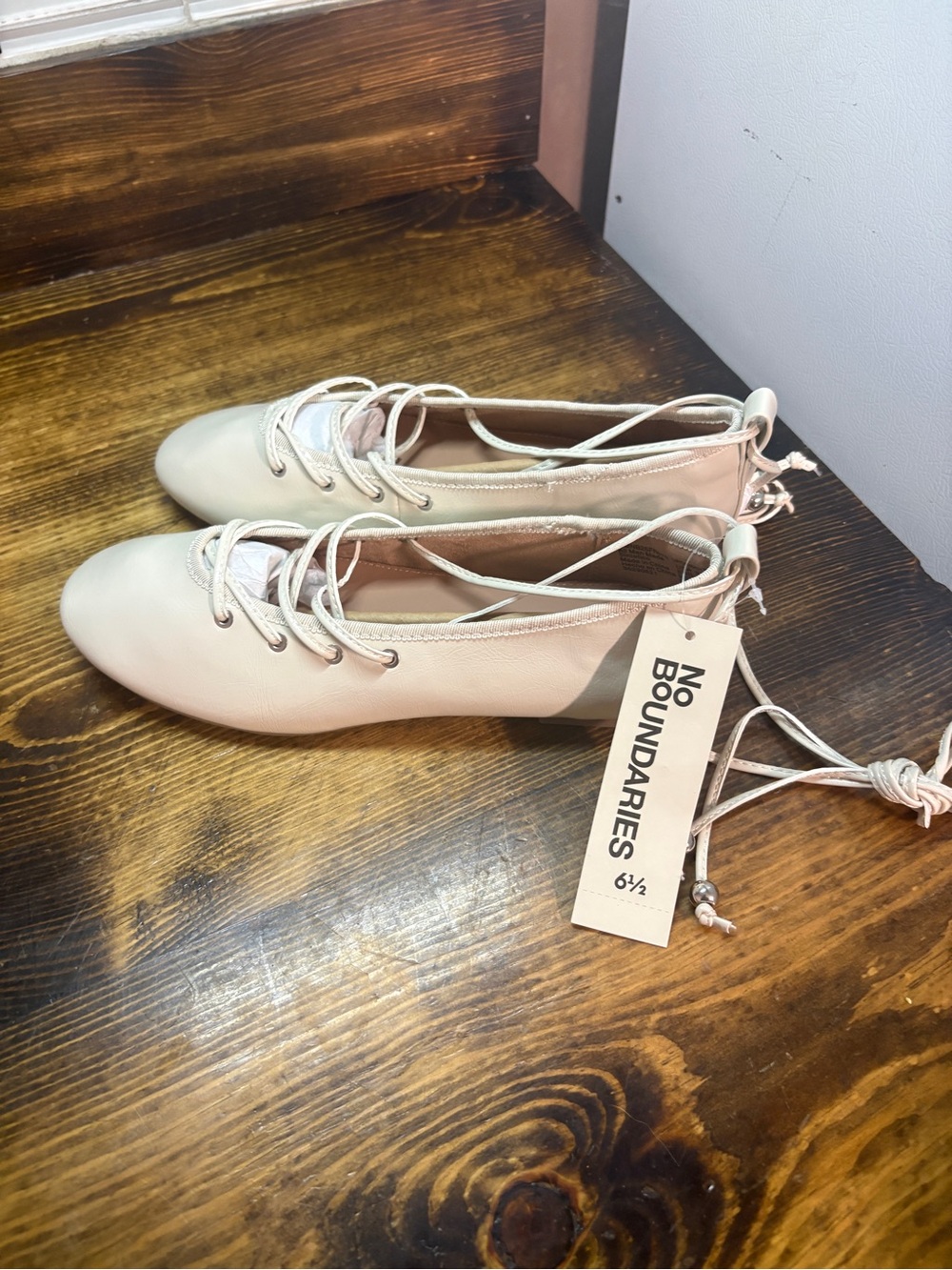 Time and tru tan lace up flats size 6.5